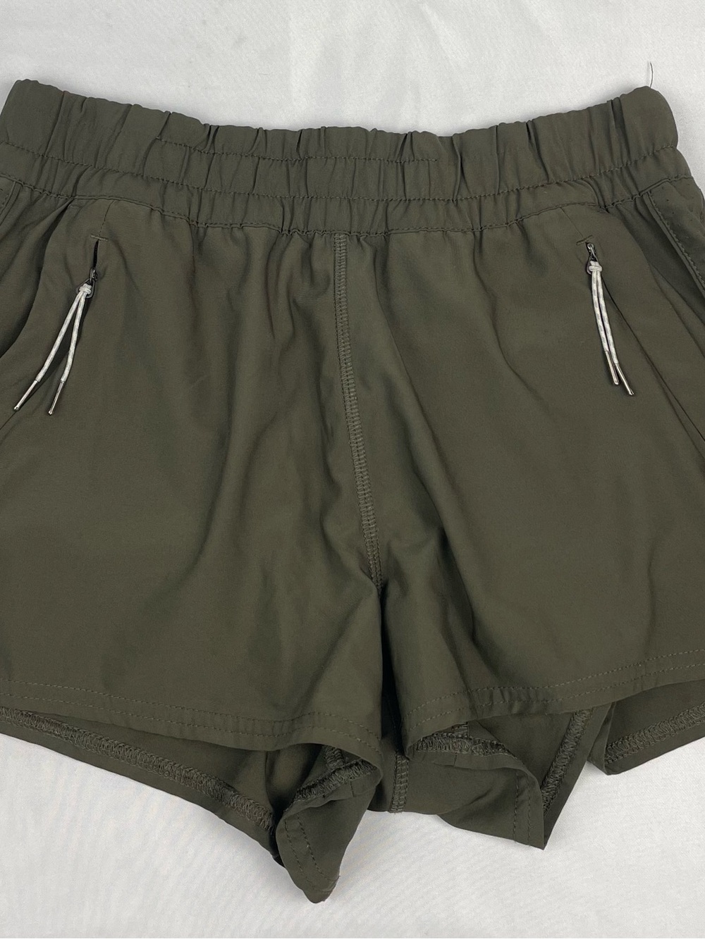 Vuori Shorts Women’s Small Green Running Zip Pockets Shorts VW367